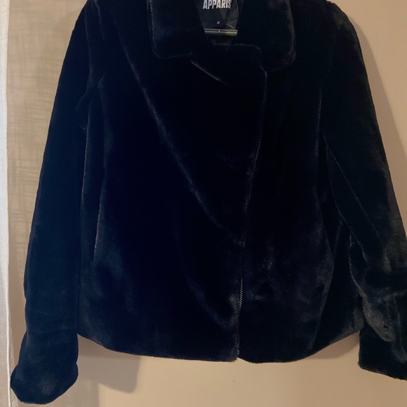 APPAPARIS Tukio Faux Fur Jacket - Picture 12 of 12